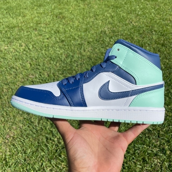 Nike Air Jordan 1 Mid Blue Mint White Navy AJ1 Size 9.5 MEN 554724-413 - Picture 4 of 7